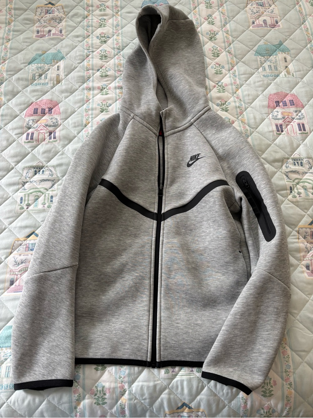 Nike Tech grey kids large